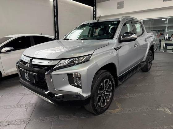 MITSUBISHI L200 TRITON 2.4 16V TURBO DIESEL SPORT HPE-S CD 4P 4X4 AUTOMÁTICO